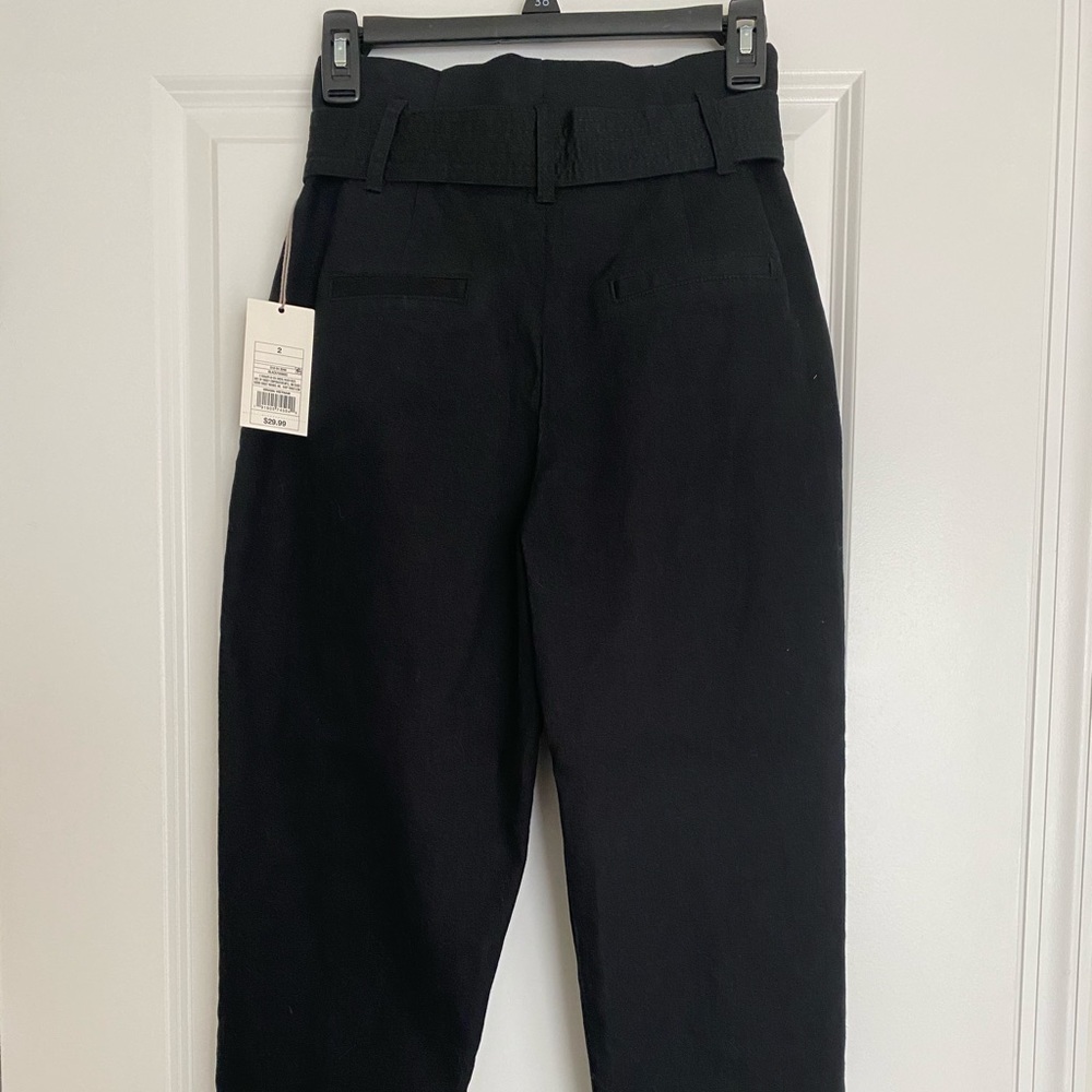 High-waisted belted paper bag pants - Picture 2 of 3